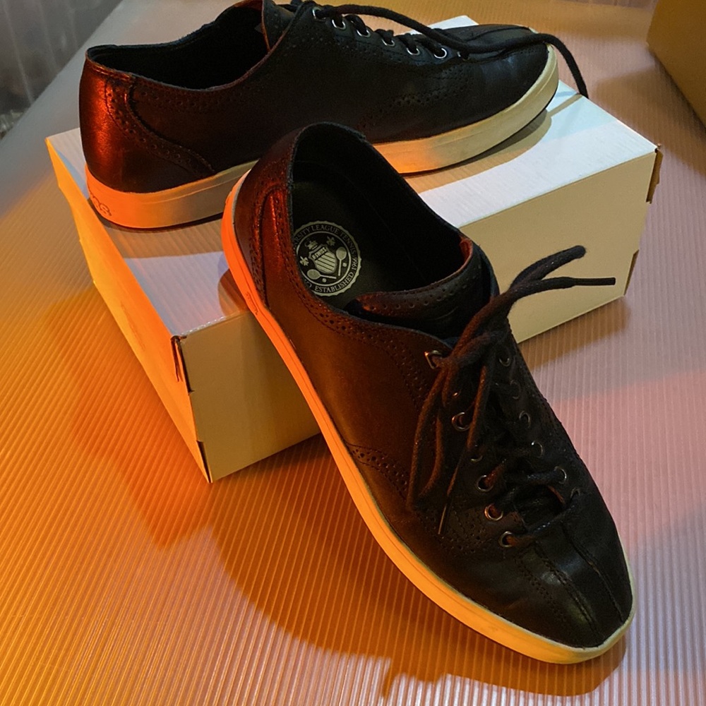 Perfect pickle ball shoe! KSwiss Clean Classic Mens size 10 Leather -